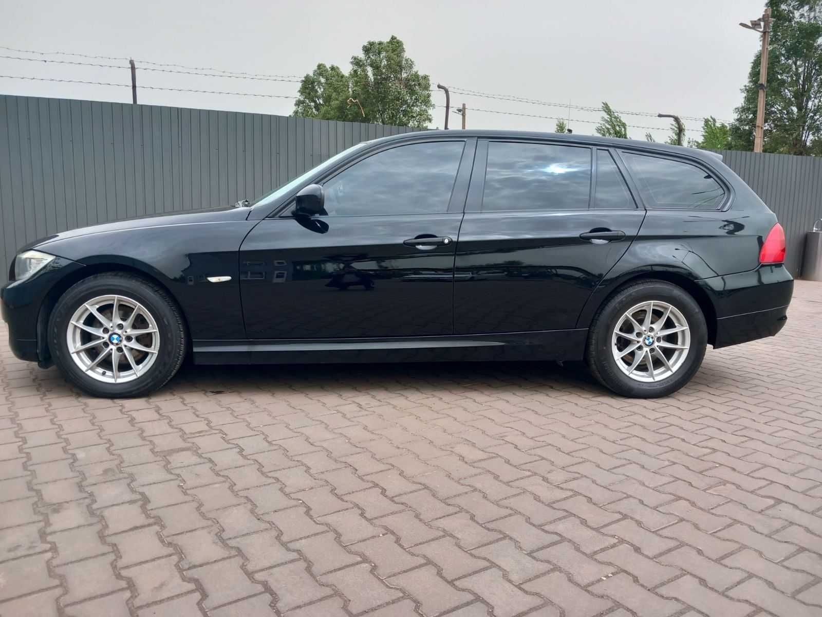 BMW Series 3 2010