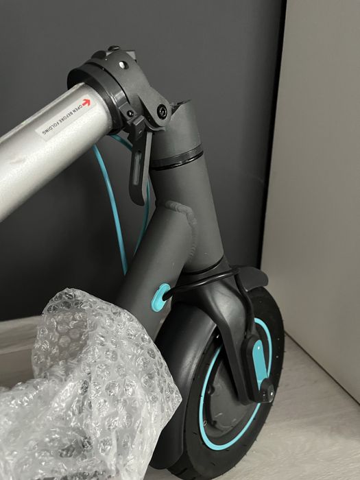 NOWA NIE ROZPAKOWANA Hulajnoga Motus Scooty 10 Lite (W pełni sprawna)