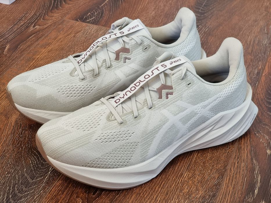 Оригінал 100% кросівки чоловічі asics dynablast 5  euro 44.5