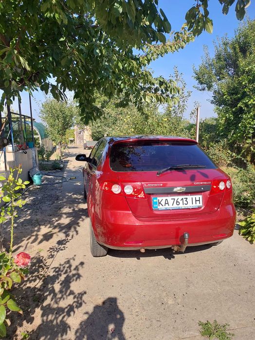 Автомобиль Шевроле Лачети