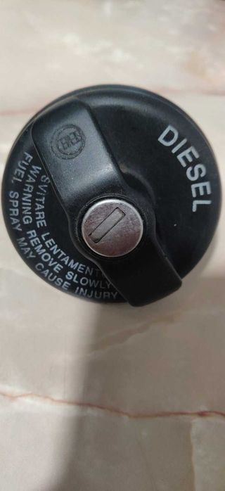 Крышка бака без ключа Fiat Doblo 00-09 (Фиат Добло)