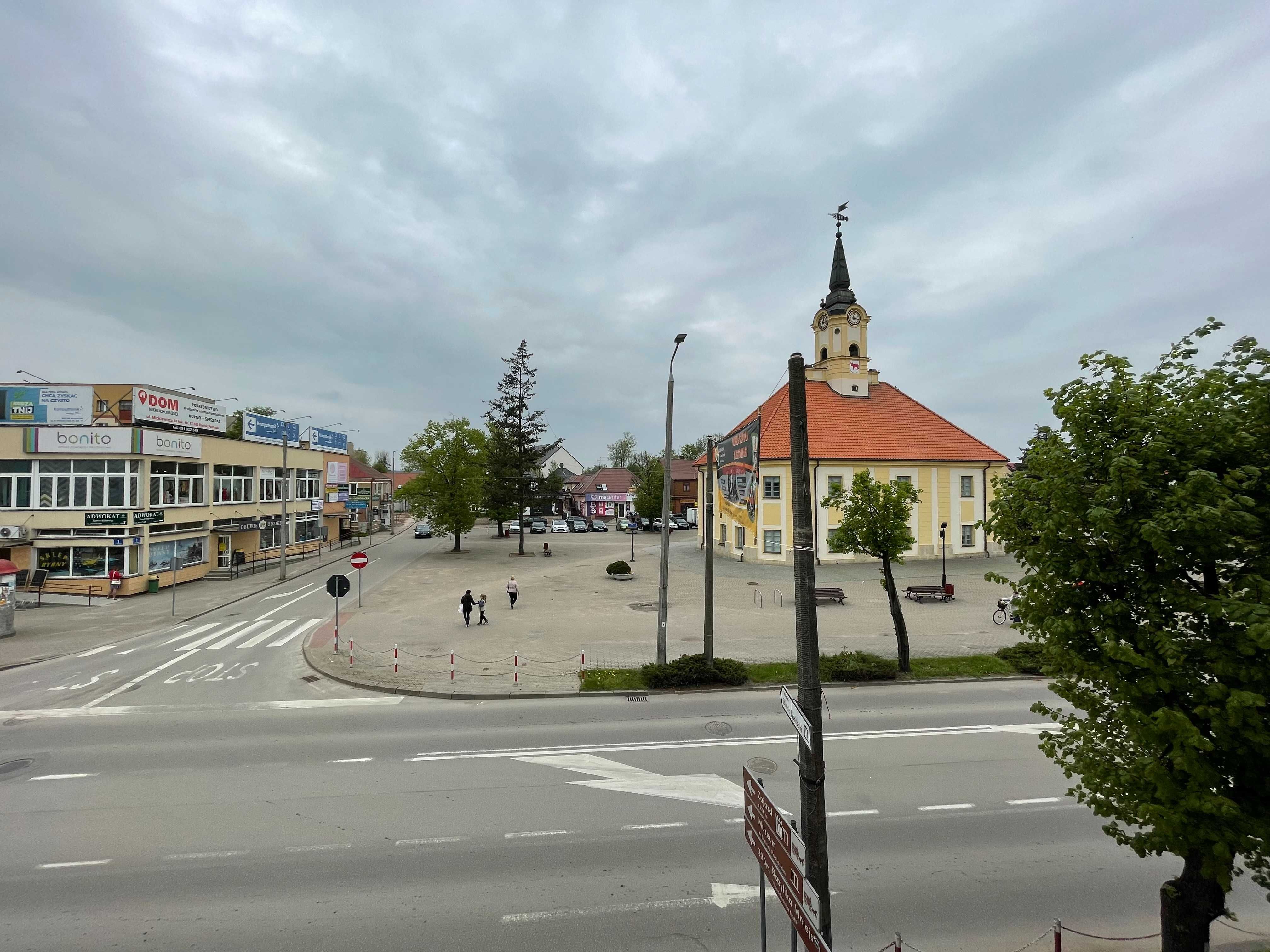 Wynajmę lokal  usługowo-biurowy w ścisłym centrum Bielska Podlaskiego.