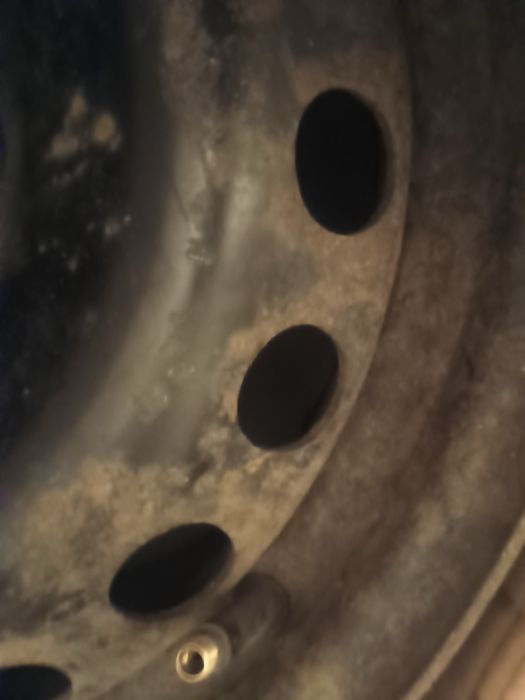 Диски R15 сталеві диски іржаві