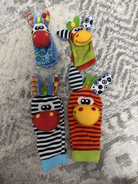 Игрушки на ручки и ножки