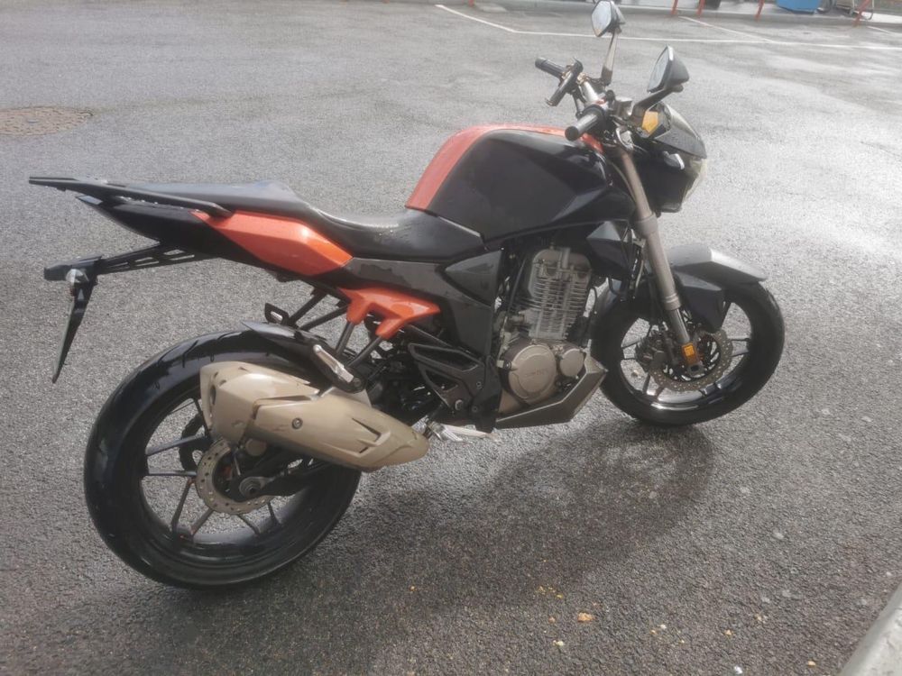 Motocicleta zotes 250 CC
