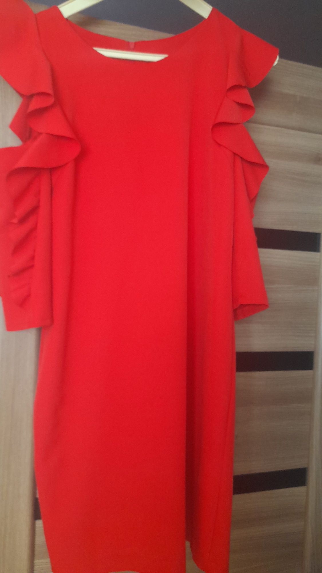Сукня жіноча червона, однотонна розмір М