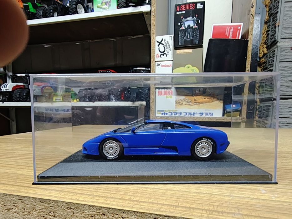 Model bugatti minichamps