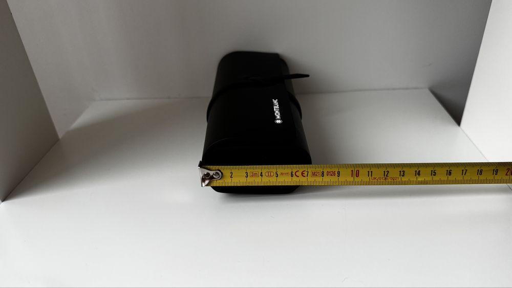 Czarne Etui na okulary Mont Blanc