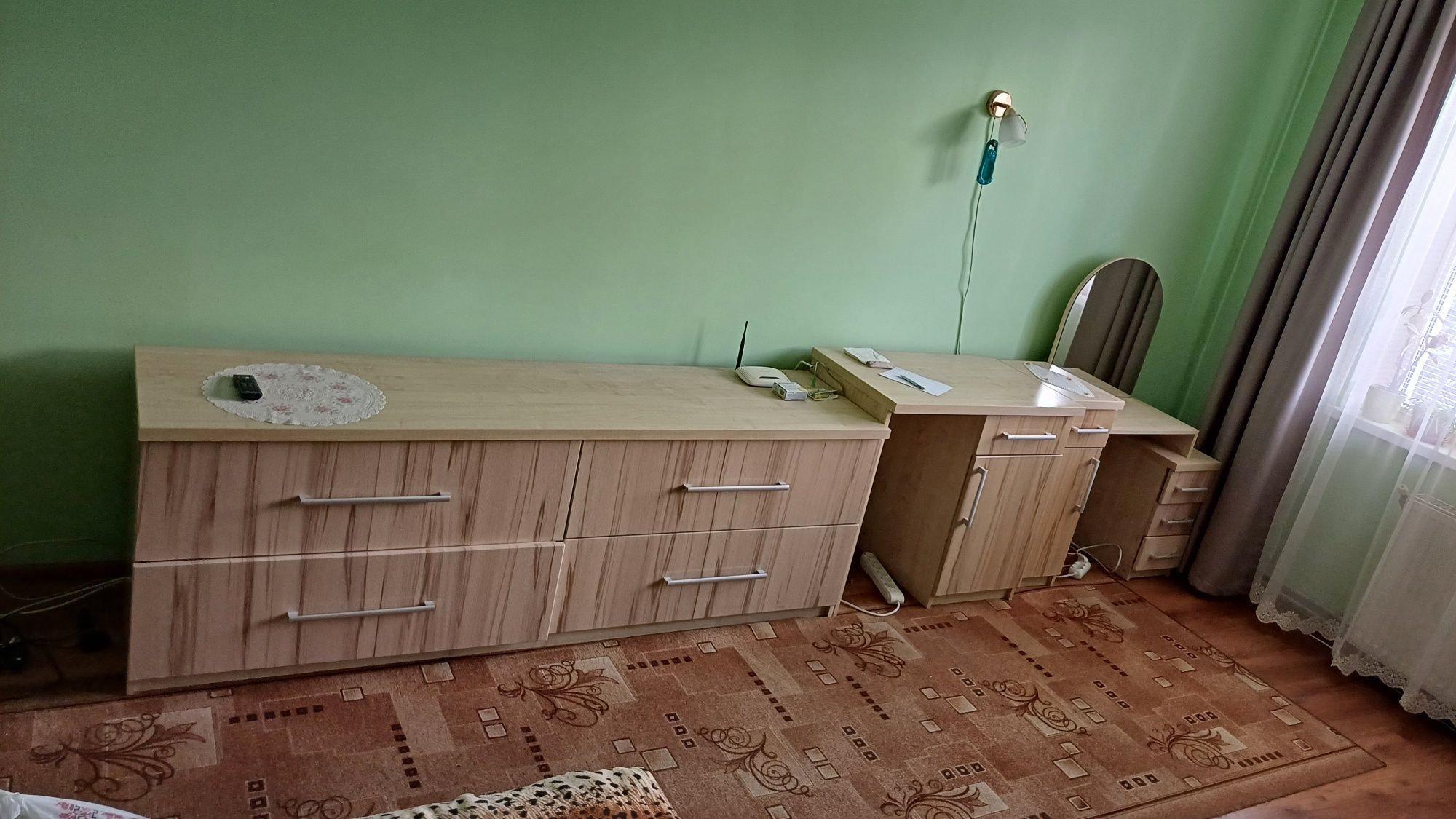 Диван , комод, прихожа