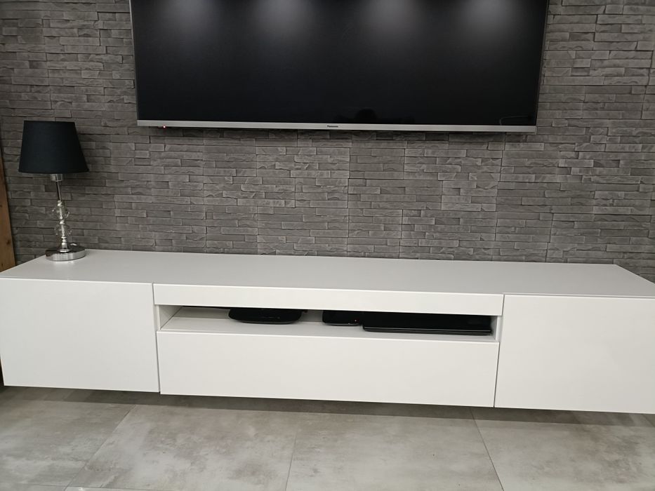 Biała Komoda RTV złożona