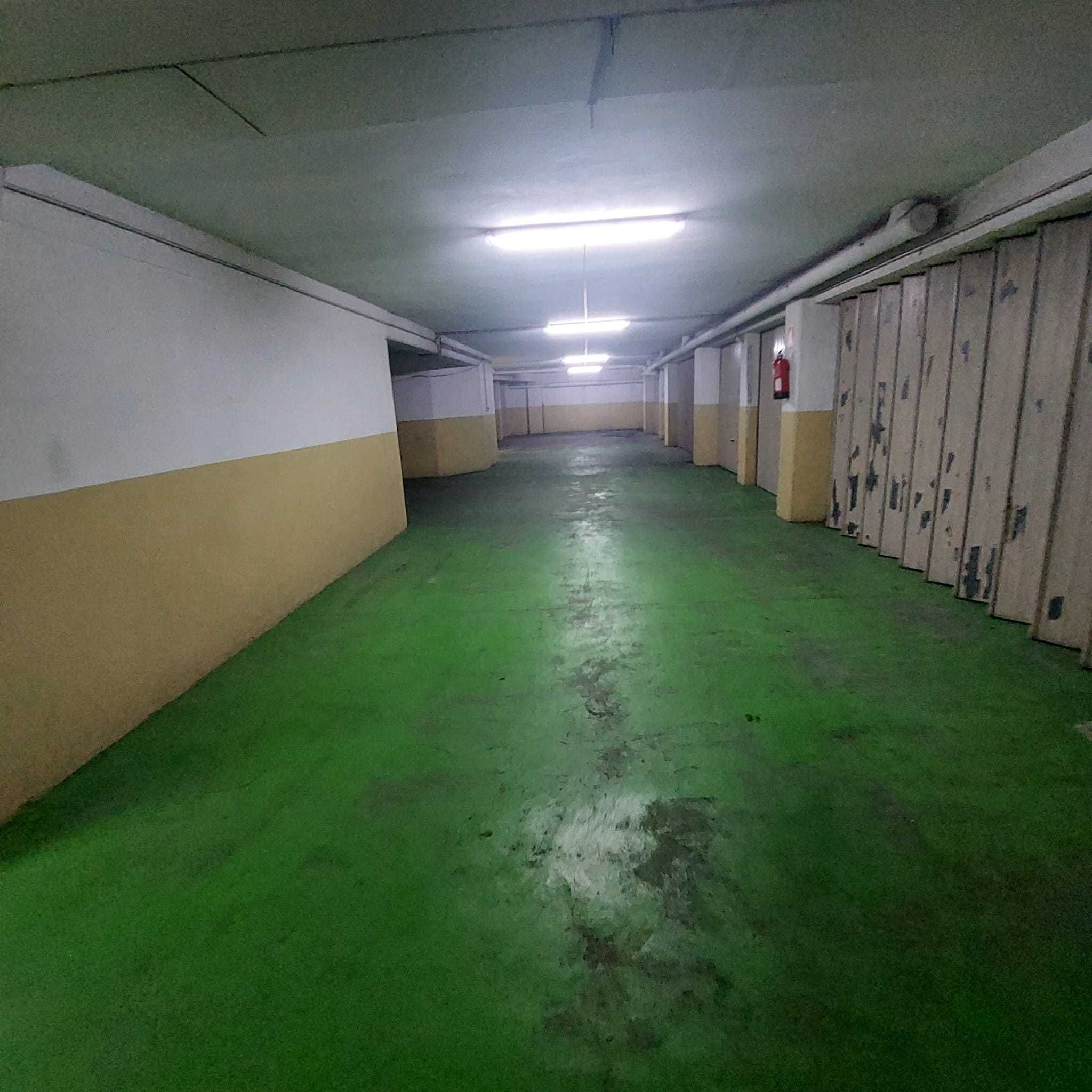 Arrenda-se BOX Lugar de Garagem Centro de Gaia Paço do Rei Arrecadação