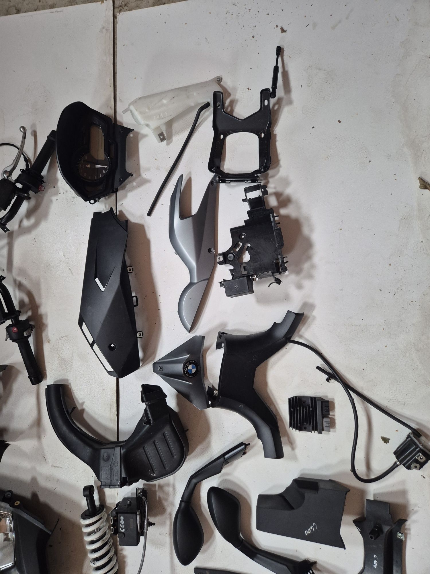 BMW C600 amortyzator kierownica przełącznik owiewka regulator osłona