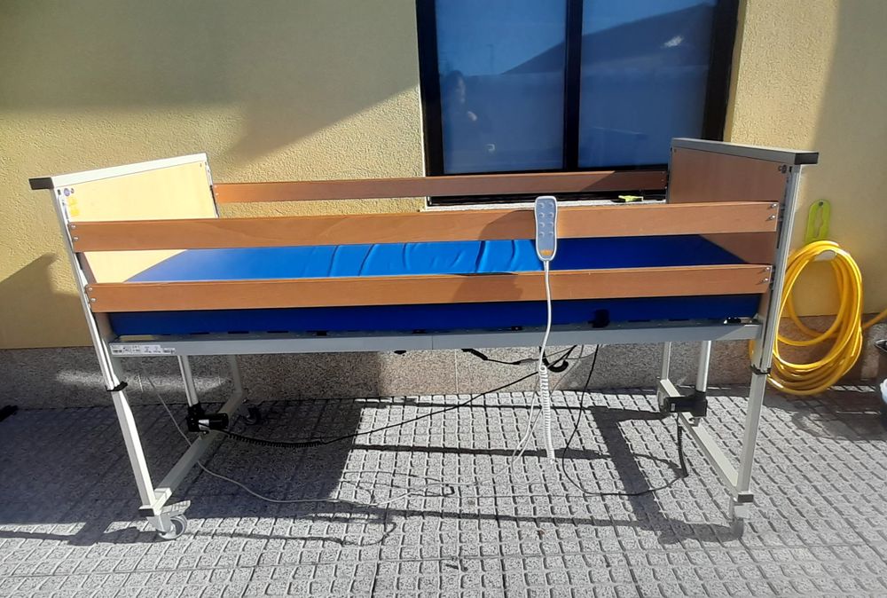 Cama articulada elétrica e elevatória hospitalar Orthus