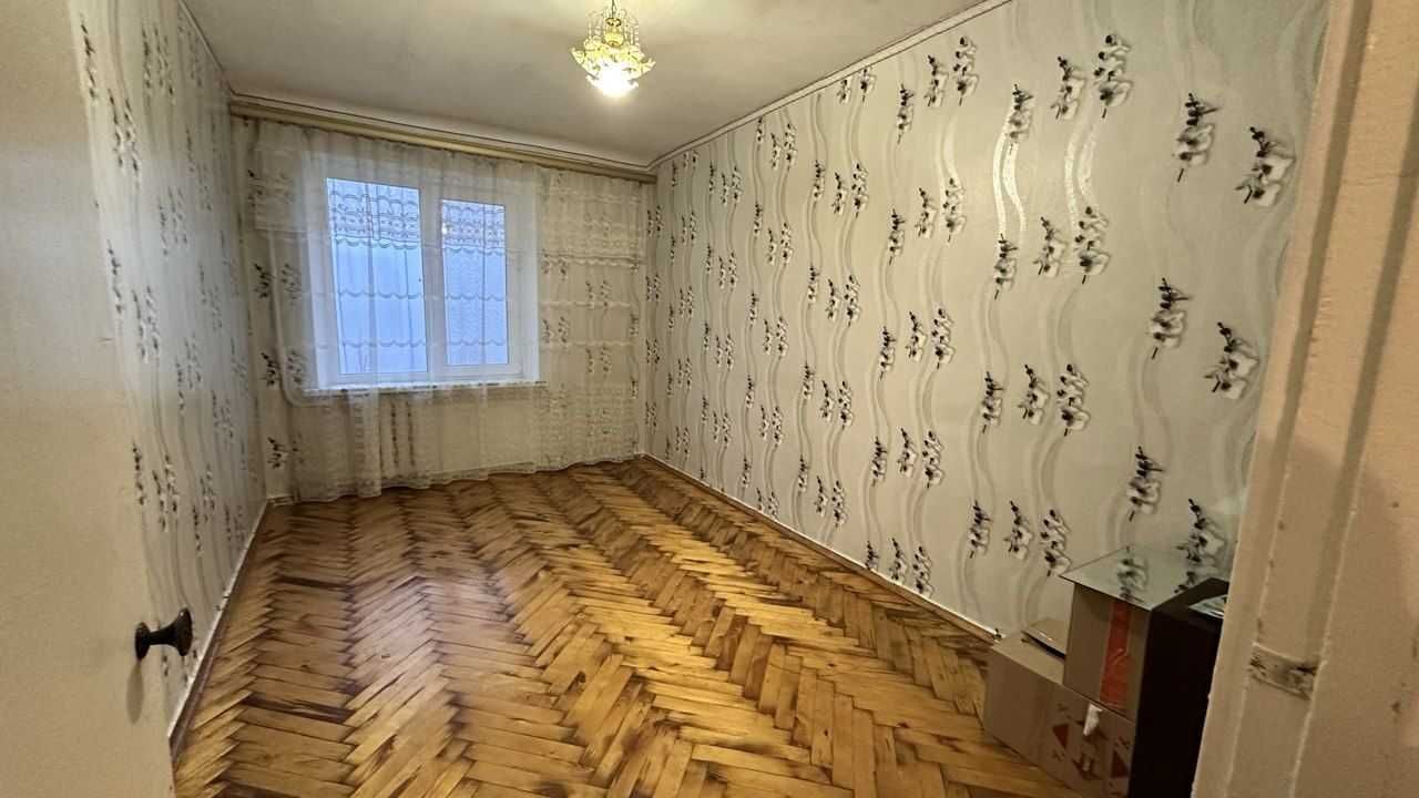 2 кім з КОСМЕТИКОЮ район НЕЗАЛЕЖНОСТІ (Титова) (712420)