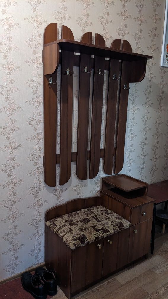 Вешалка, мебель в прихожую