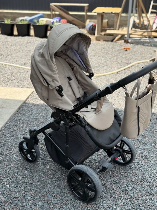 Продам коляску 2 в 1 в ідеальному стані