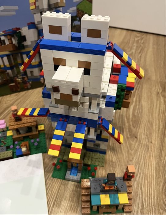 Конструктор LEGO Minecraft Село лами 1252 деталі