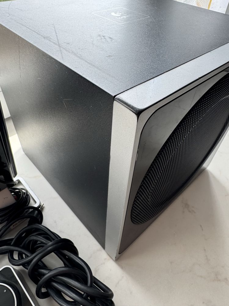 Logitech Z4 glosniki komputerowe i nie tylko.