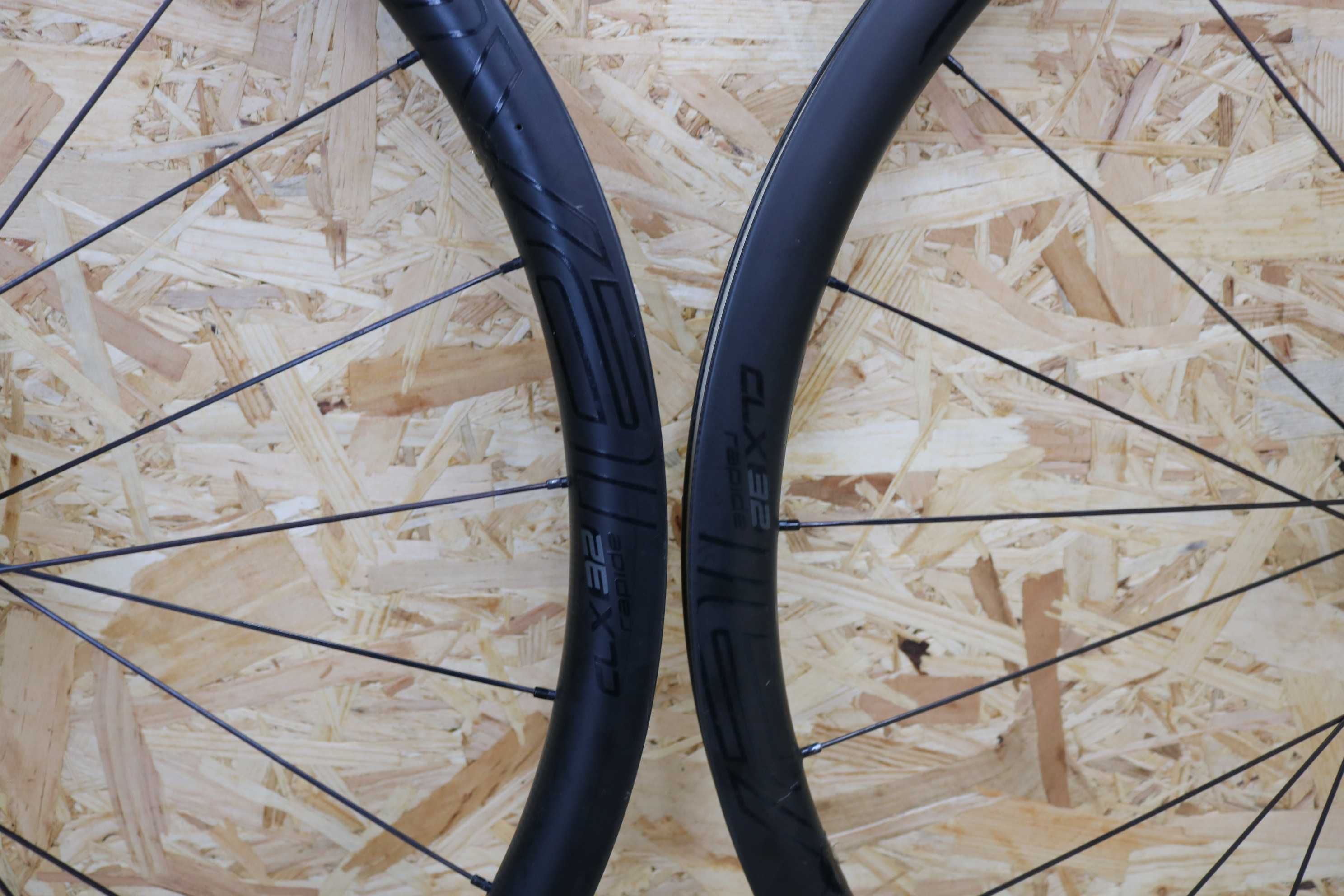 Rodas disco Roval CLX 32 - tubeless ou câmara