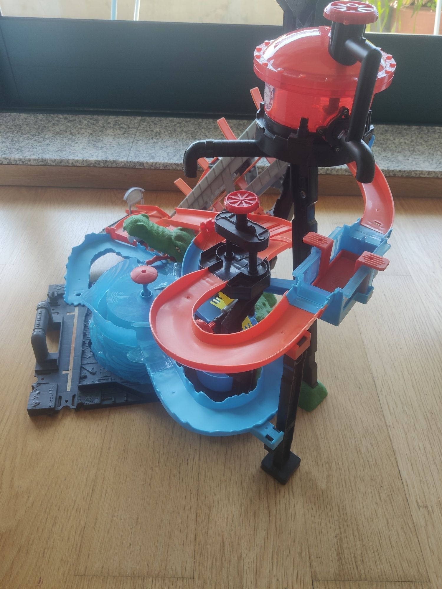 Hotwheels Ultimate Gator Carwash