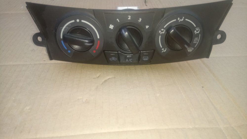 Panel nawiewu klimy kratki Suzuki Swift MK7 jak NOWE 18tys. km 1.2ben