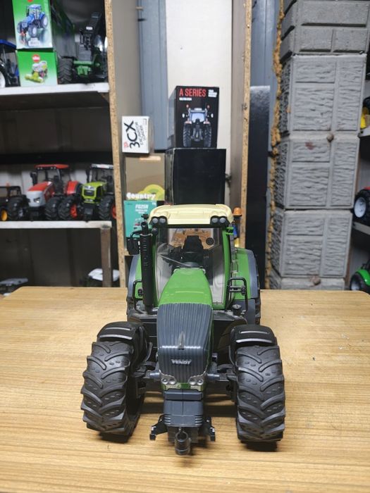 Bruder traktor fendt