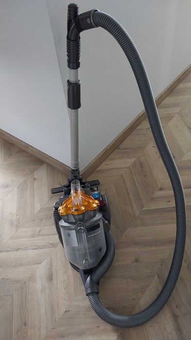 Odkurzacz Dyson DC19 cyklon bezworkowy sprawny - dom garaż warsztat
