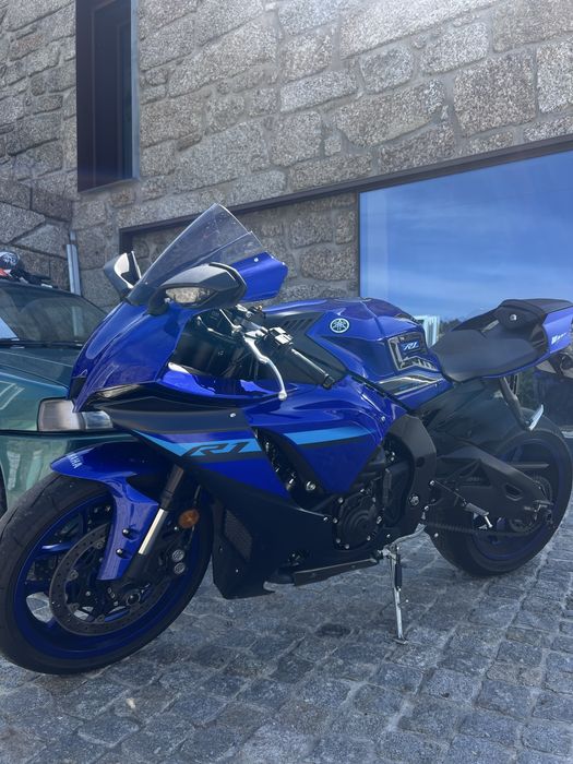 Vendo ou troco yamaha r1 2025