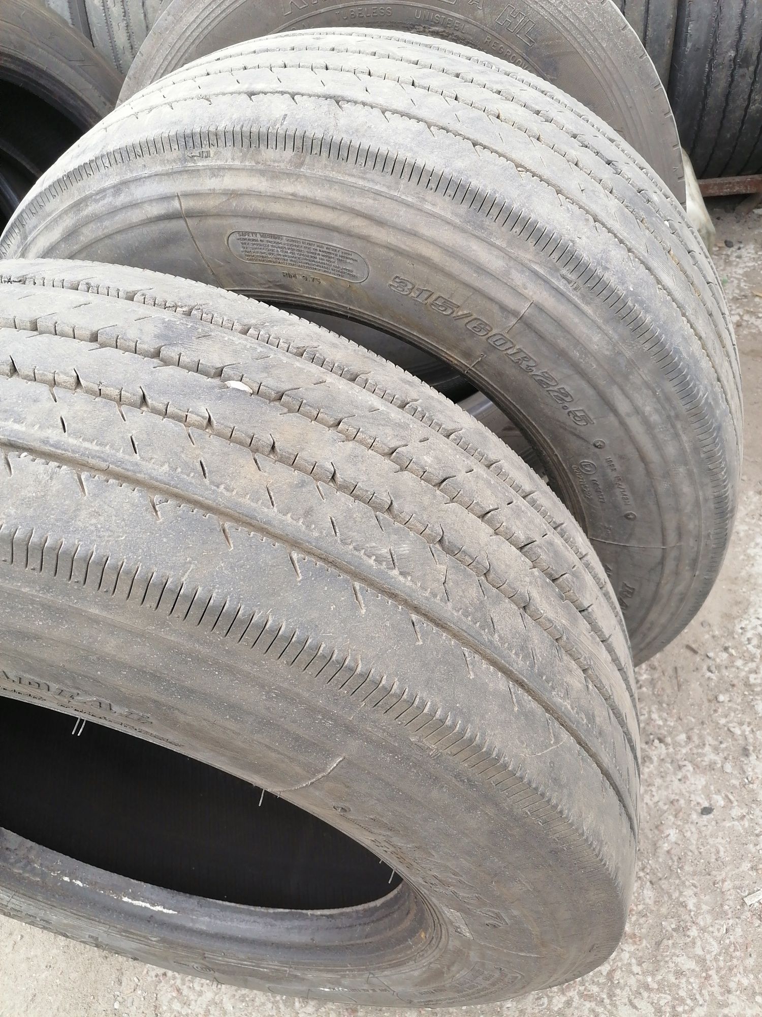 Грузовые шины бу 315/60R22,5 марки LONG MARCH .