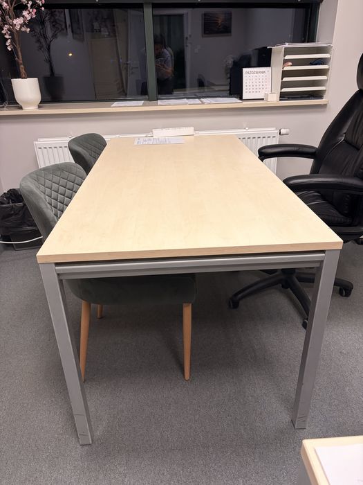 Stoly biurowe /konferencyjne