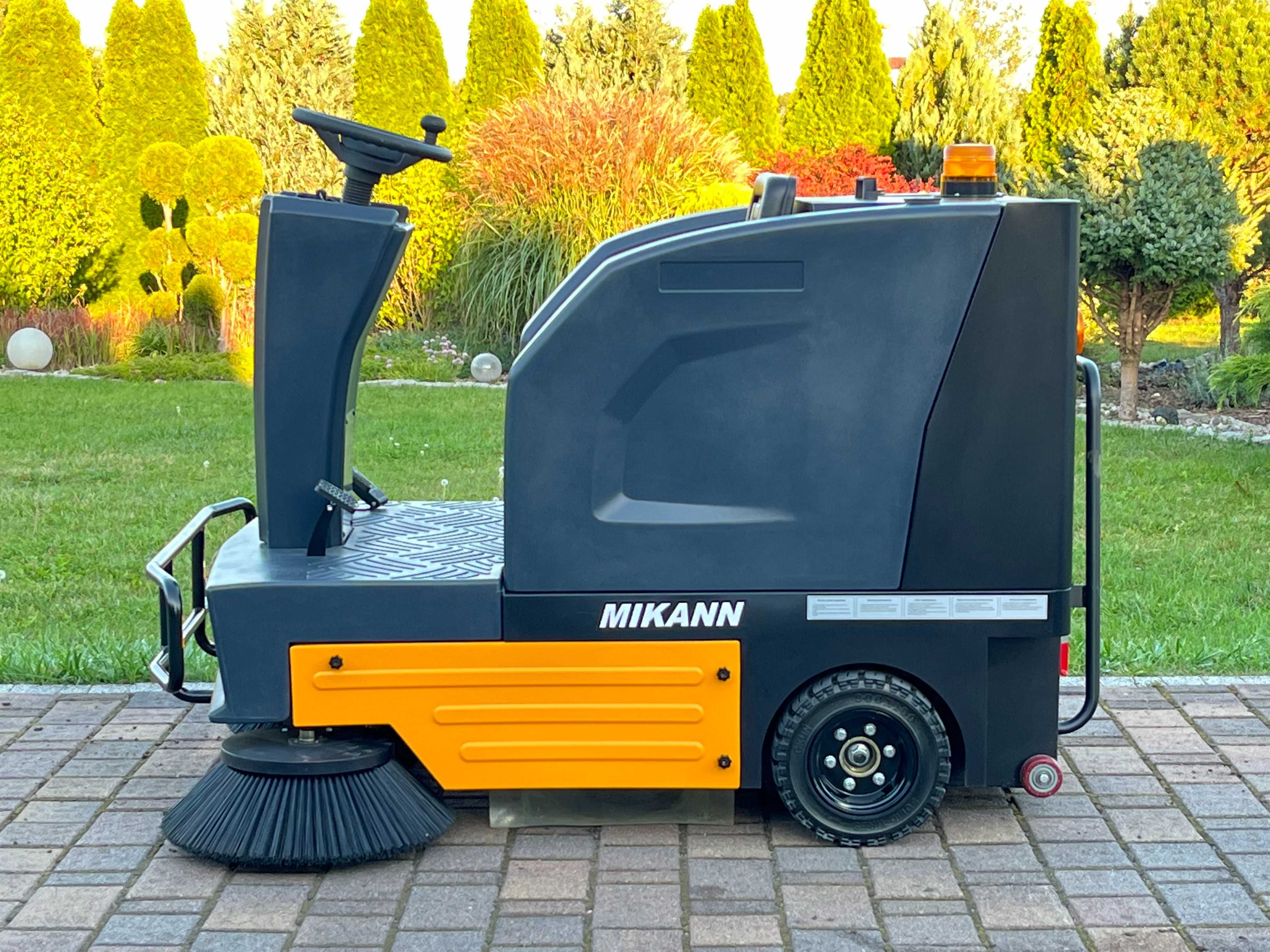 Zamiatarka samojezdna Mikann ME135, Karcher, Hako , Japan Trak