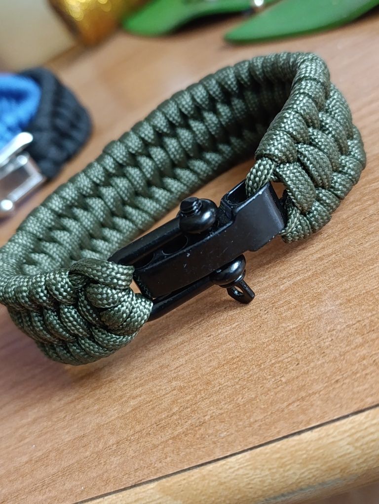 Bransoleta survival,z szeklą