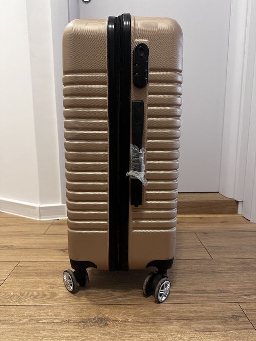Чемодан Валіза розмир С нова