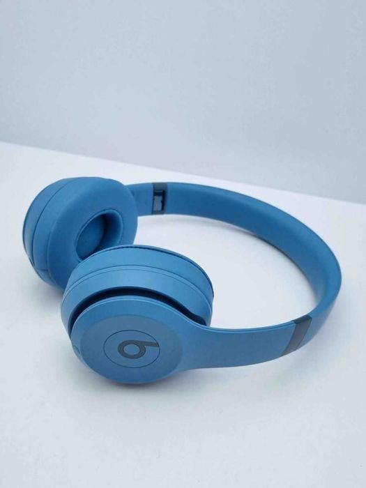 Słuchawki bezprzewodowe nauszne BT Beats Solo 4 Niebieskie etui.