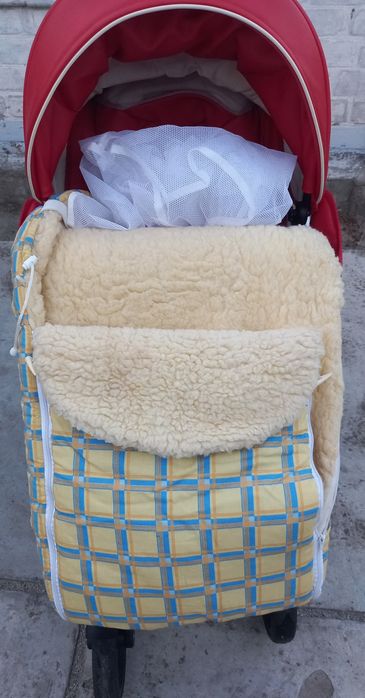 Дитяча коляска,манеж,крісло дитяче автомобільне