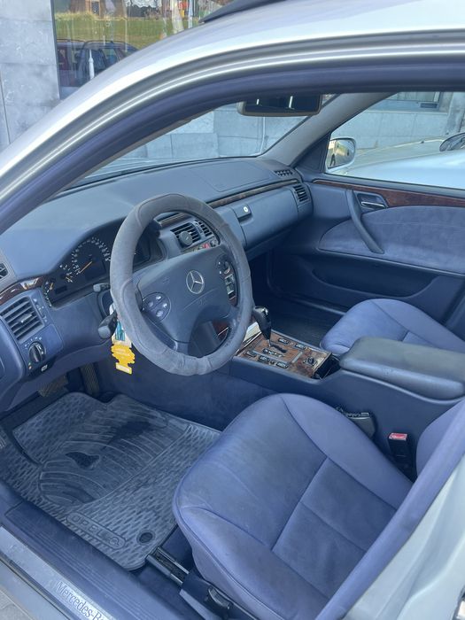 Carrinha Mercedes E220 W210