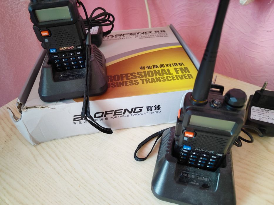 Baofeng 5R дві нових рації з диском і кабелем програмування