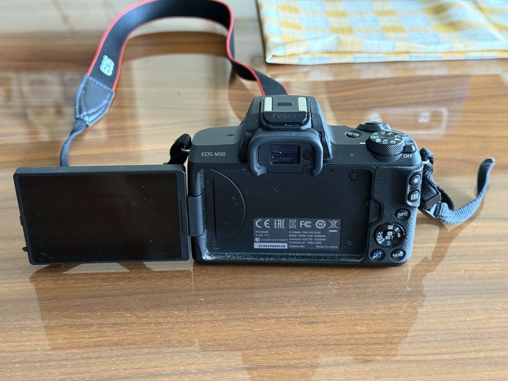 Kit Máquina Fotográfica CANON EOS M50 + EF-M 15-45 Preto + cartão 16gb