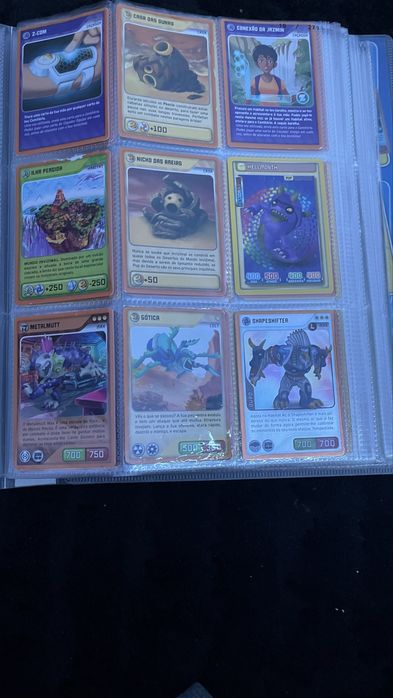 Album de cartas Invizimals “ Nova aliança “