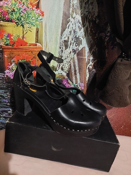 Клоги, сабо кожаные на деревянной подошве Шведской фирмы Toffel.