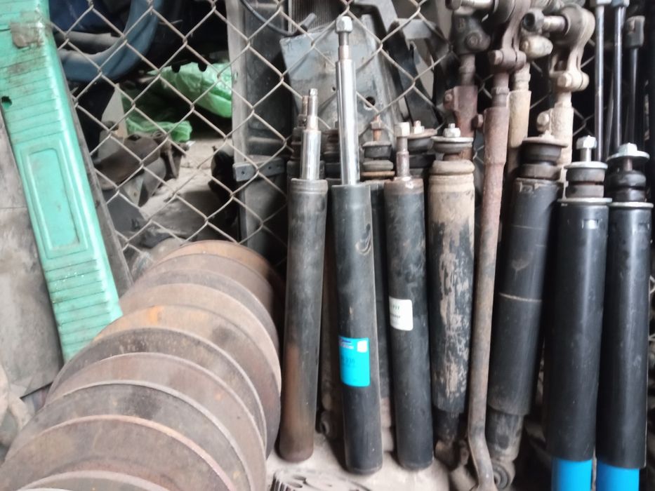 Пружини амортизатори Опель Вектра А Кадет Астра Ф Аскона Корса