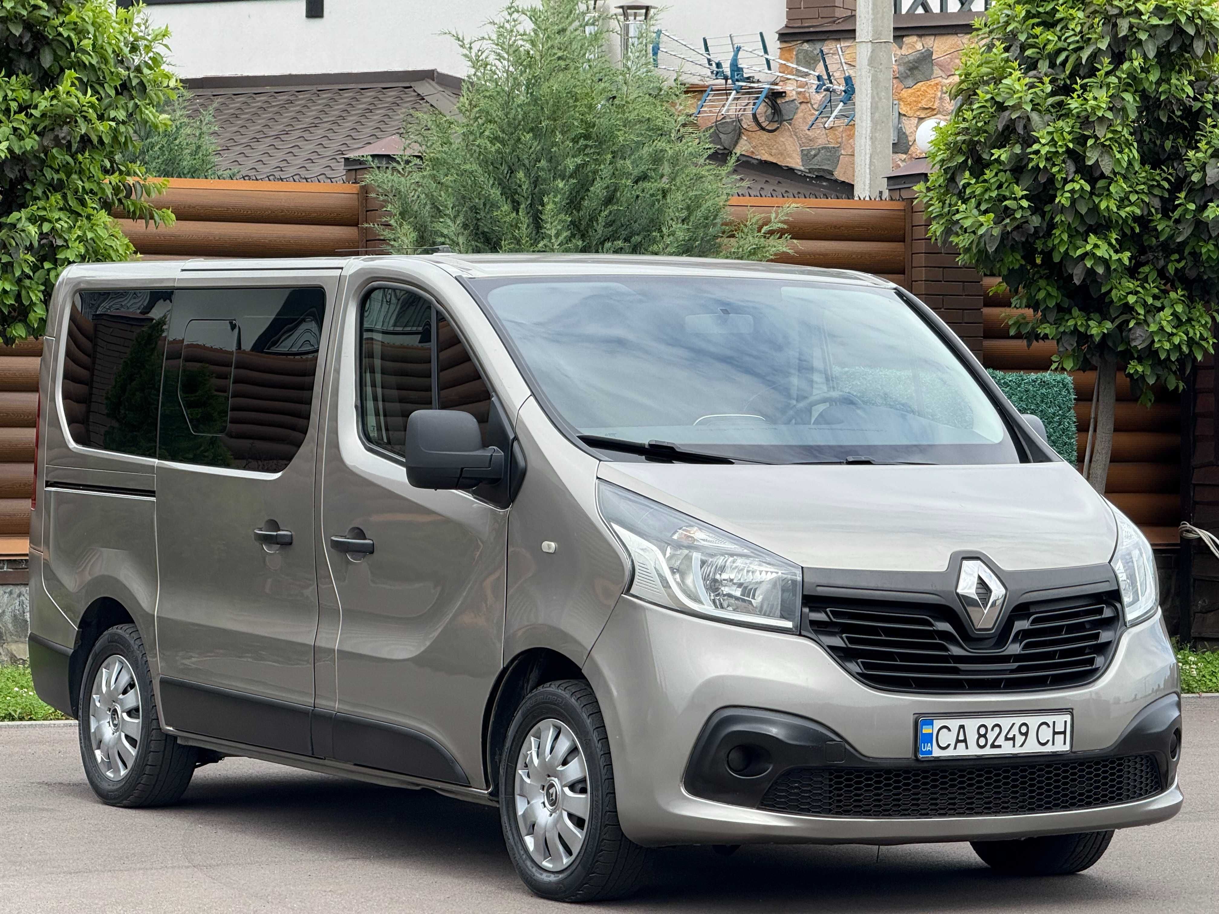 Renault Trafic  2015 Оригінальний пасажир
