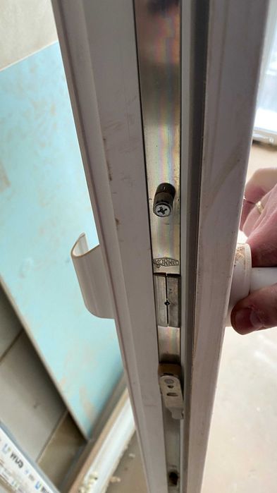 пластикові балконні двері WDS 80/240 однокамерні