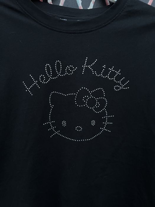 Koszulka t-shirt na krótki rękaw z kryształkami Hello Kitty Sinsay XXS
