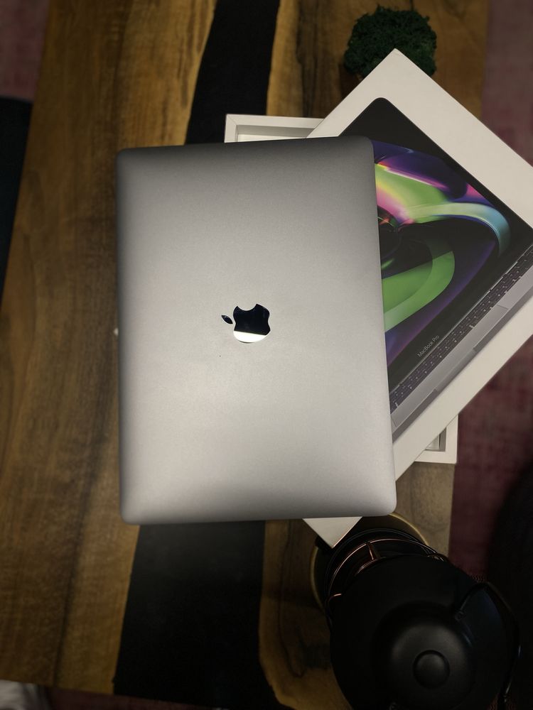 Ноутбук Apple MacBook Pro 13'' i5/8/256 Space Gray (MLL42) 2016