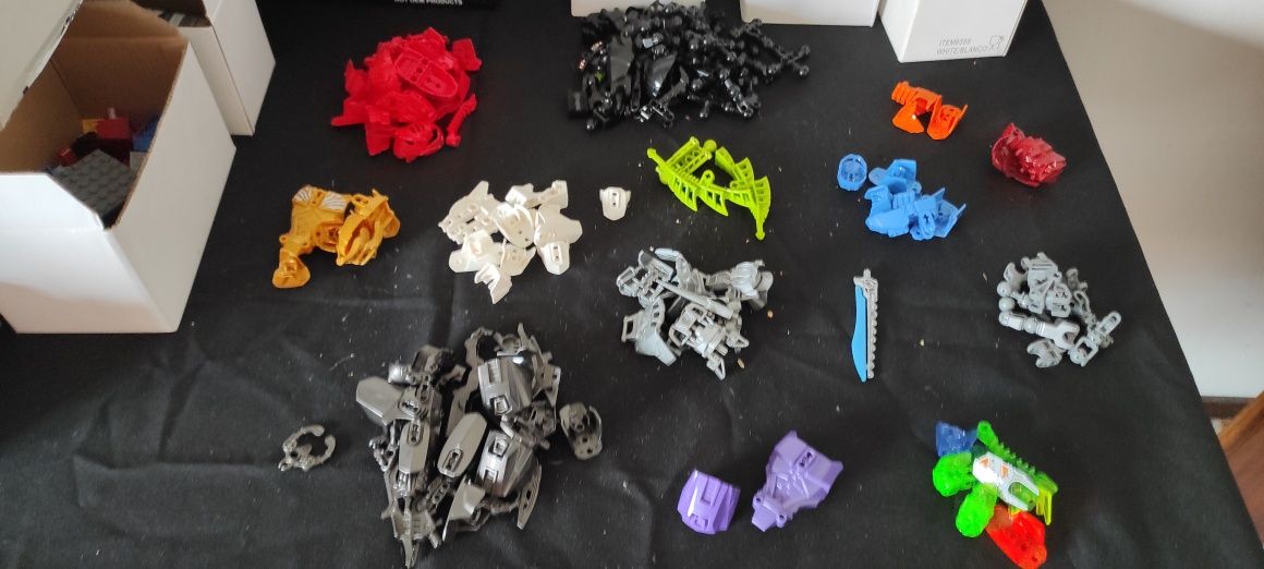 150 peças lego Bionicle