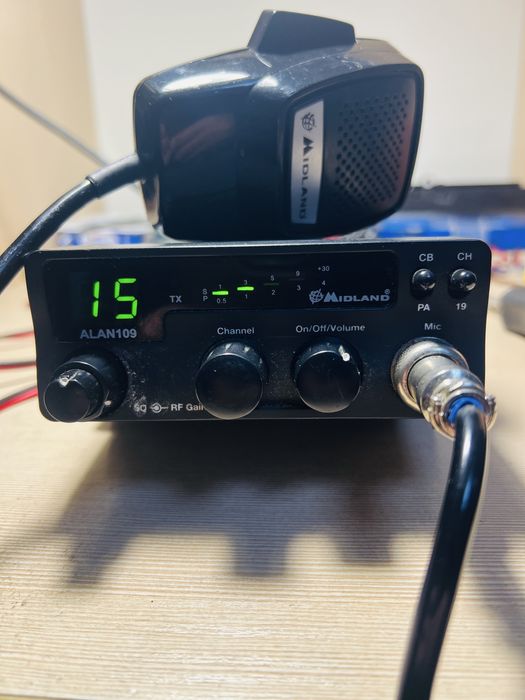 Продам рацію,радіостанцію.