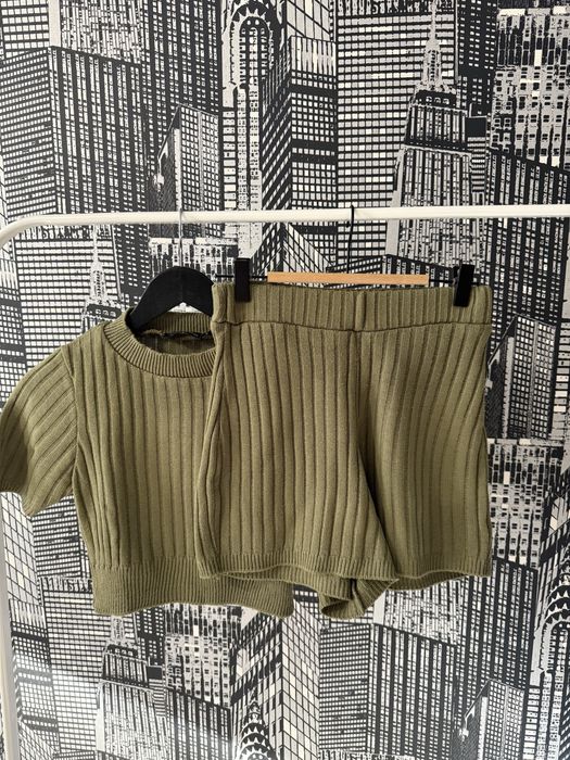 Вязаний жіночій костюм PLT стильний тепленький костюм вязаний Plt