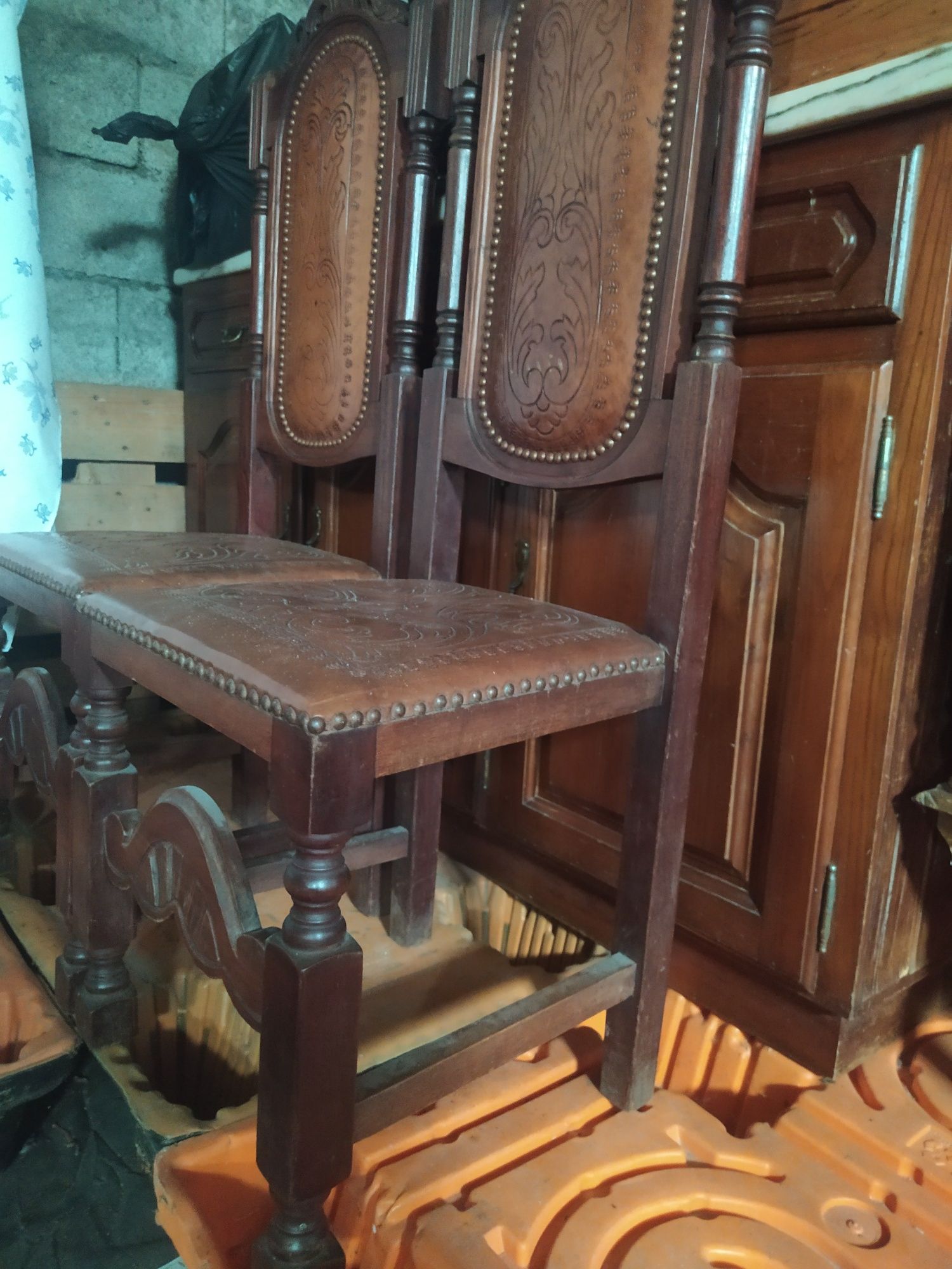 Cadeiras antigas