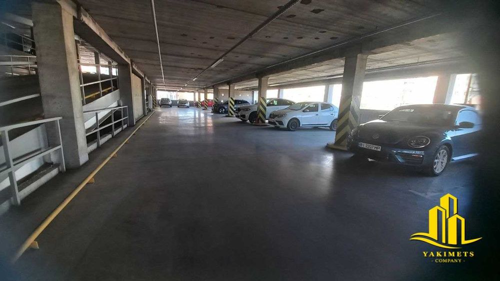 Продаж паркомісця проспект Миру, 28